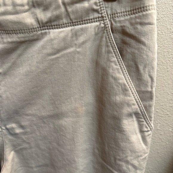 TOMMY BAHAMA women's flat front stretch Capri pants SZ 10 Banana Tropical Beach - Picture 10 of 10